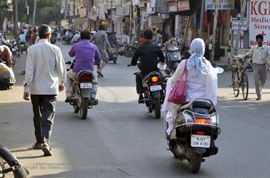 05 City-Walk,_Udaipur_DSC4477_b_H600